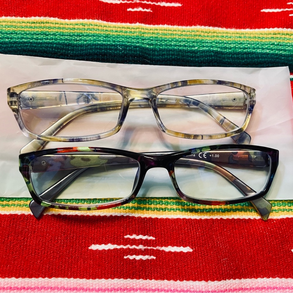 Sleek Black and Gray Rectangular Glasses